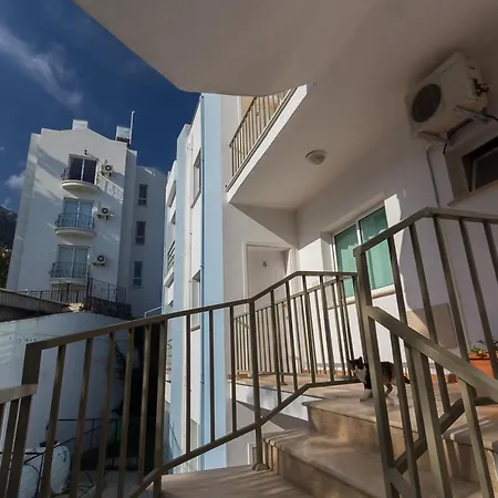 Special Class Sanctuary Cove B5 Suite Apartman